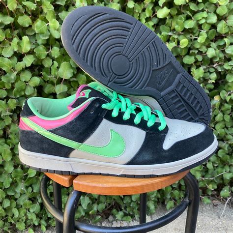 dunk low pro sb poison